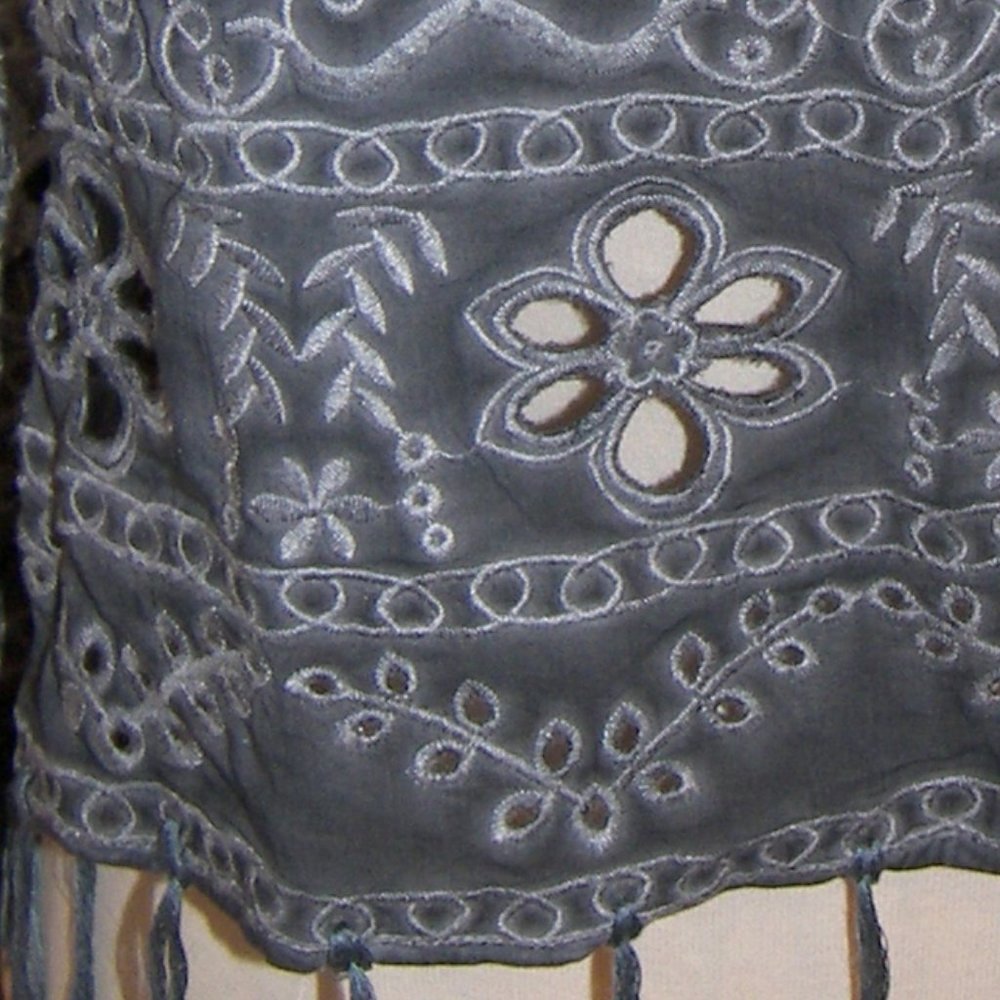 Honey Belle Fringe Eyelet Top NWT Steel Grey Small - Picture 16 of 16
